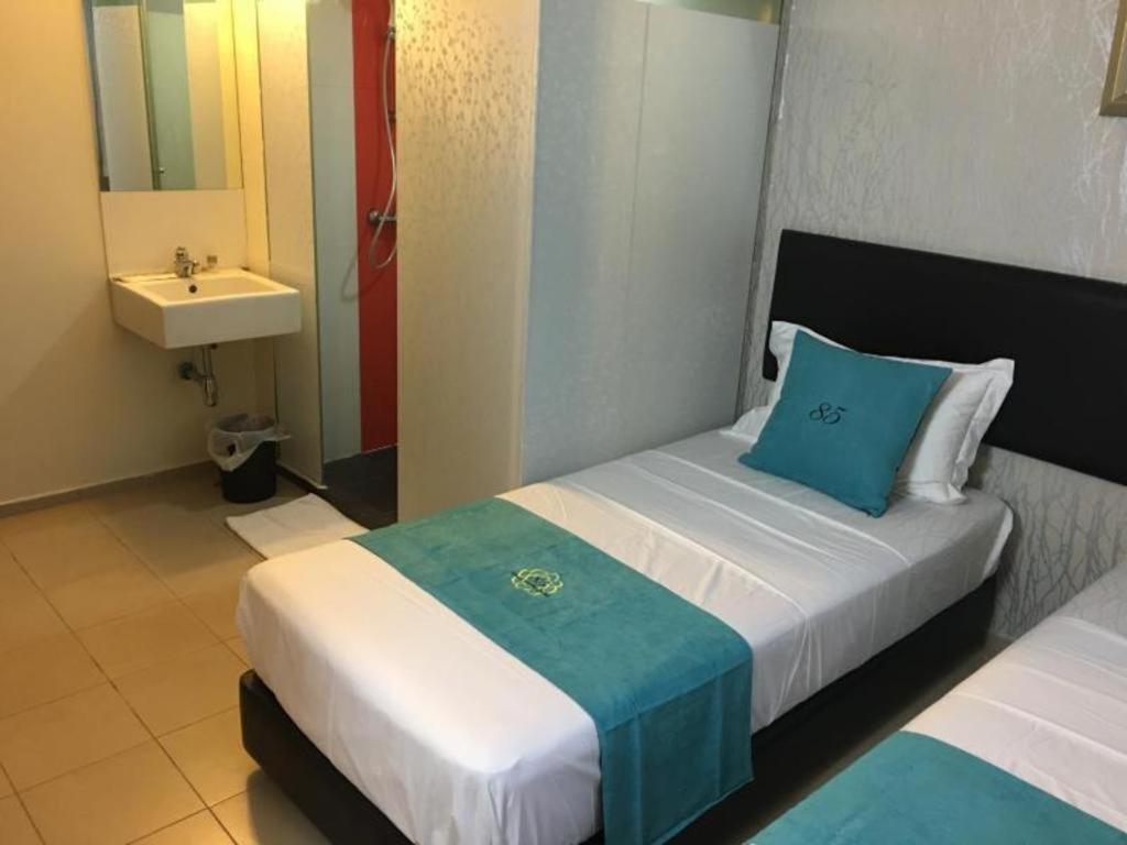 85 Garden Hotel 2*